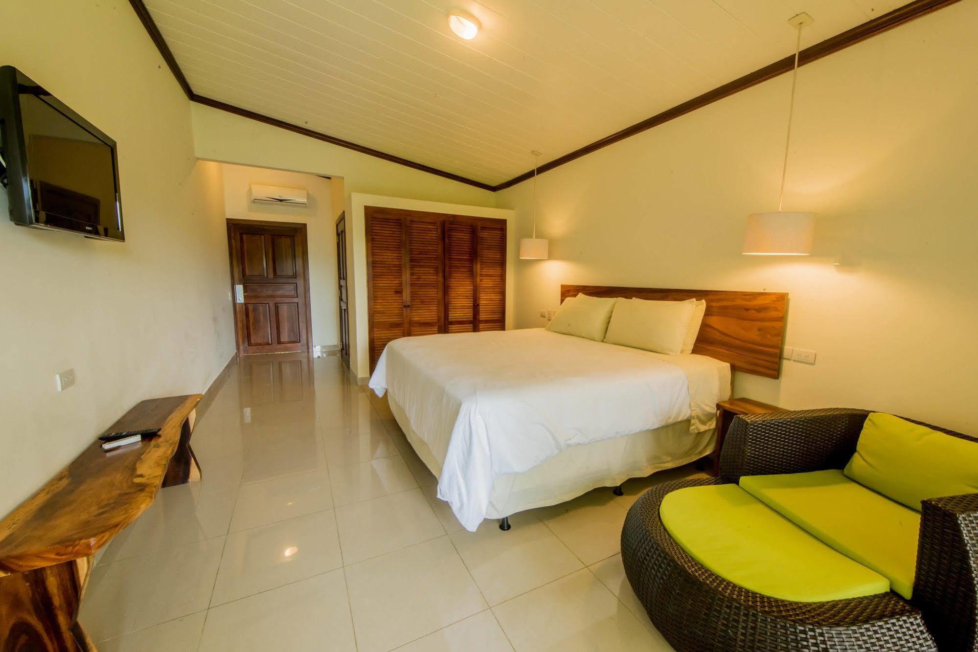 Karahe Beach Hotel มานูเอล อันโตนิโอ ภายนอก รูปภาพ